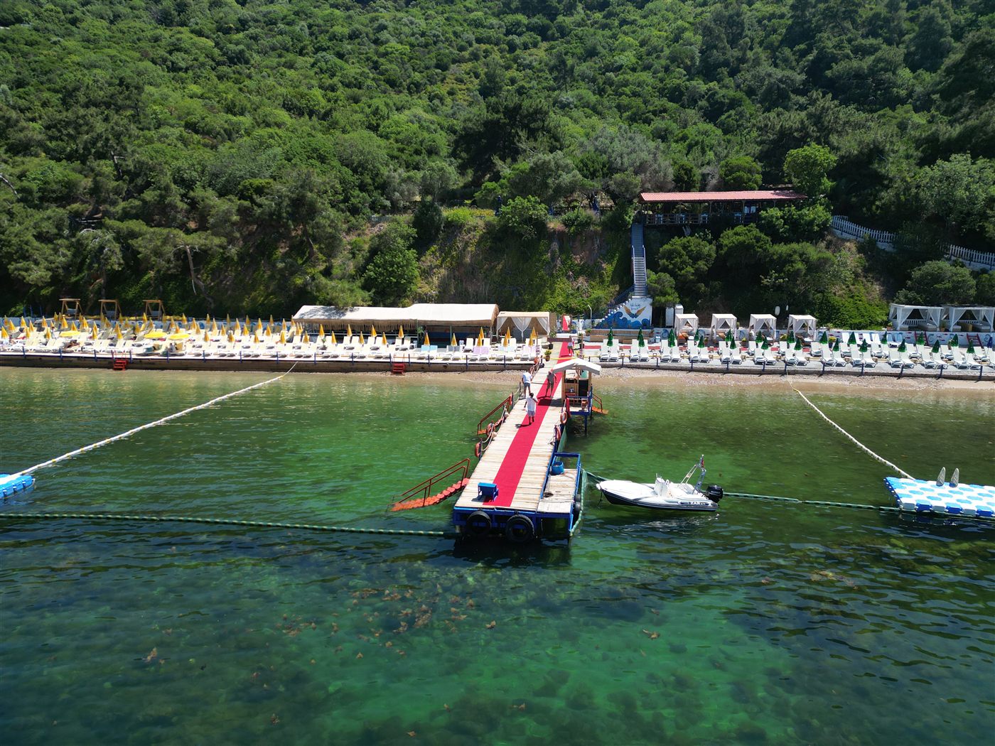 Halik Koyu Aile Plajı iskele ve deniz manzarası, Büyükada
