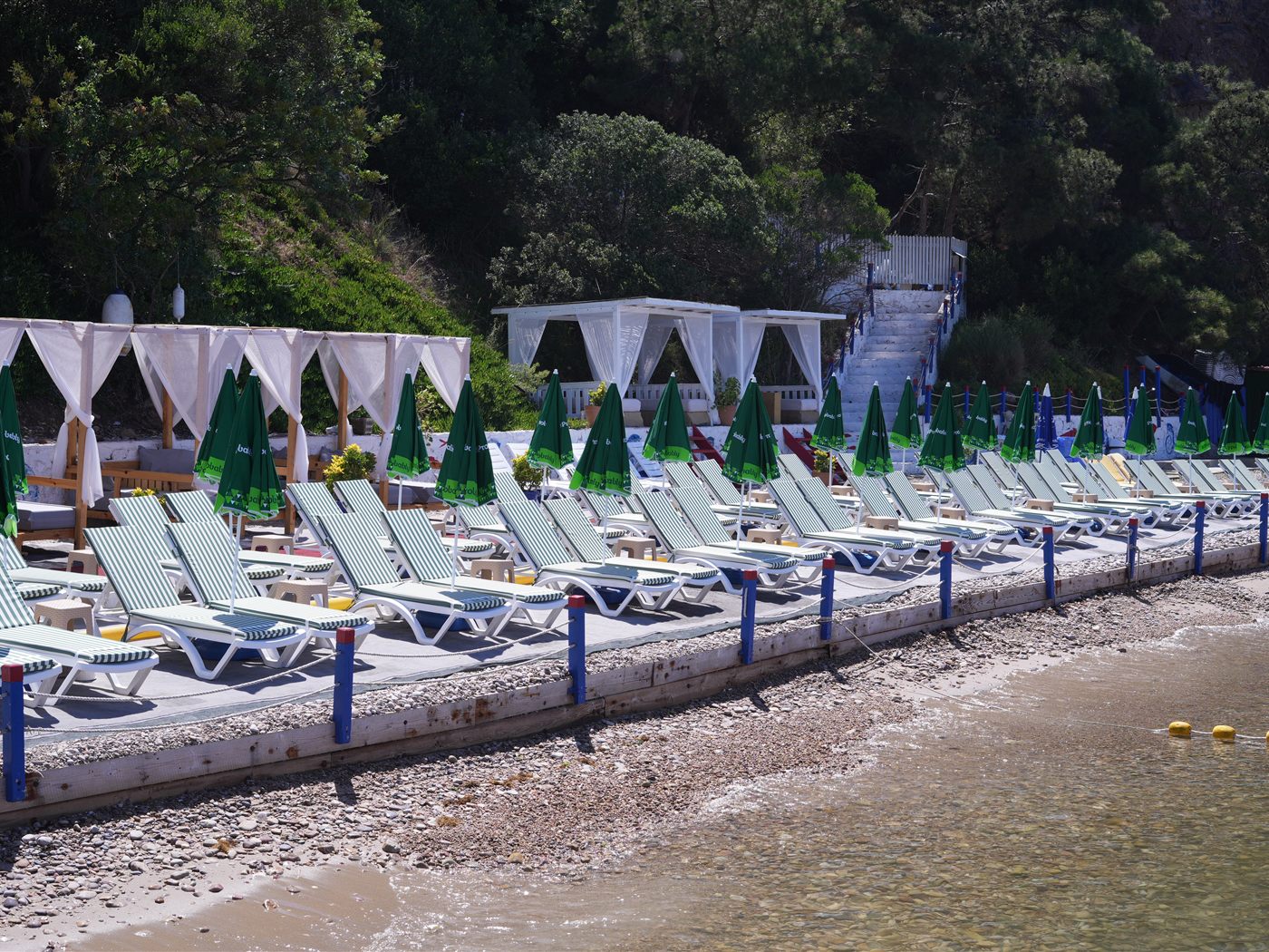 Büyükada Eskibağ Beach şezlong ve loca alanı